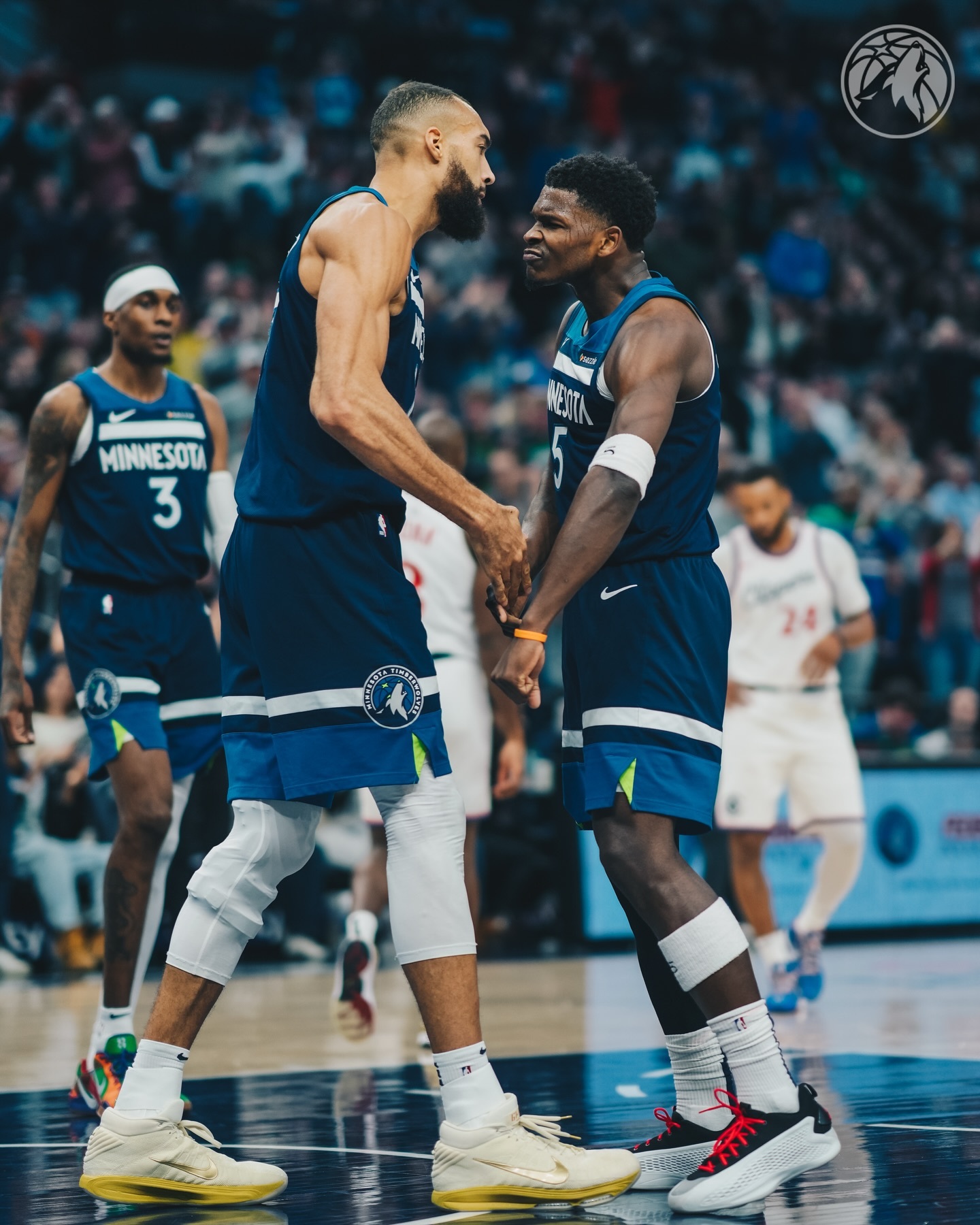 关于赛地聚焦：NBA常规赛关键时刻热度飙升；明尼苏达森林狼防线松动；话题不断；阵容厚度经受考验的信息