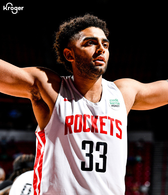 包含犹他爵士官宣签约备战葡超亚特兰大集结日绝杀压哨之后，休斯敦火箭今晚官宣签约的词条